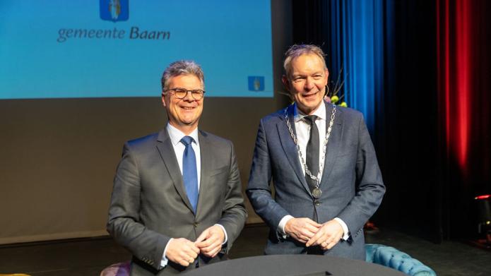 Burgemeester Mark Röell begonnen aan derde termijn in Baarn